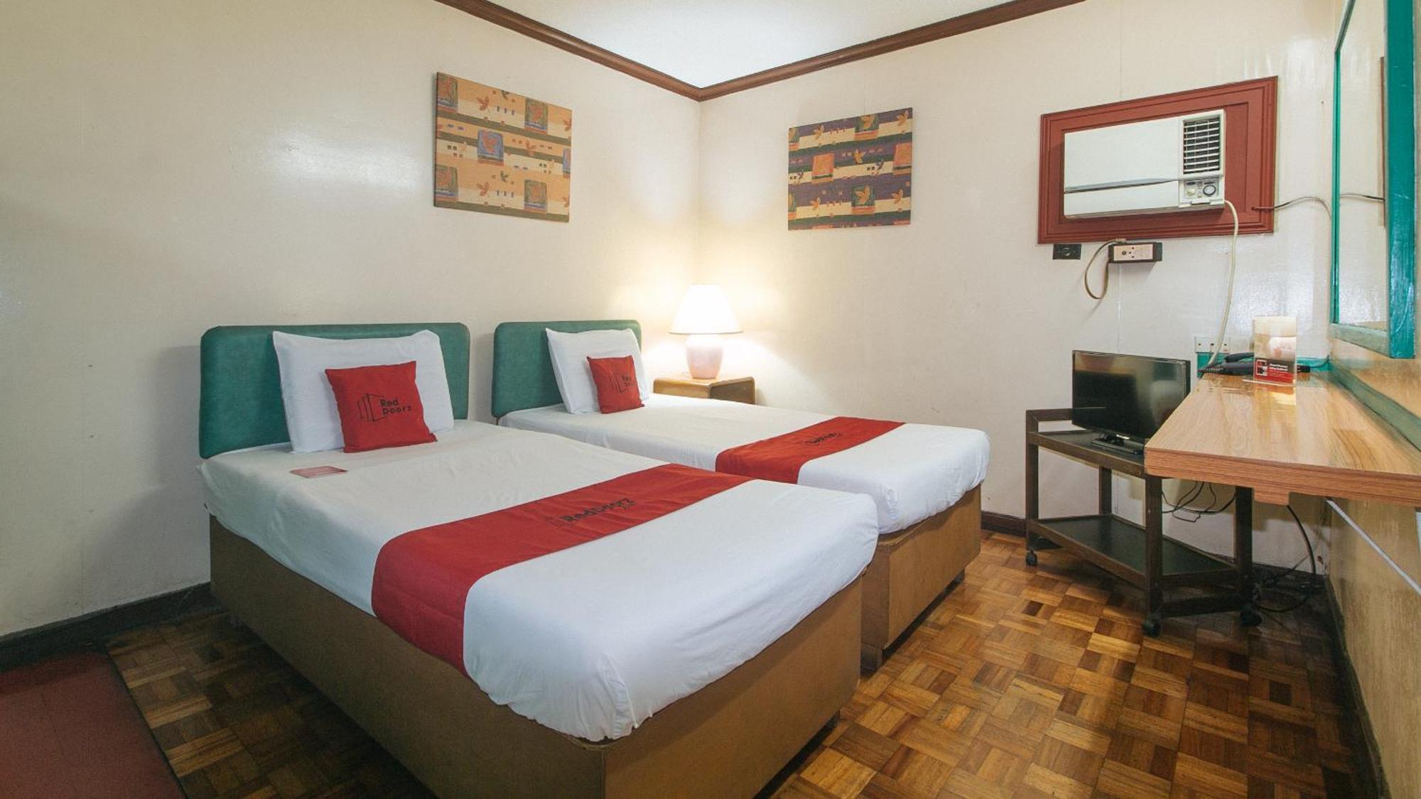 Reddoorz At Broadway Court Apartelle Quezon City Exterior photo