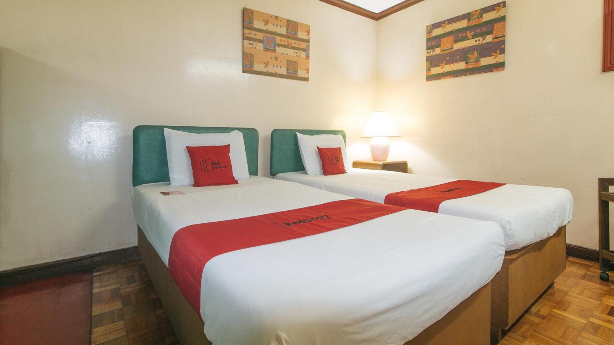 Reddoorz At Broadway Court Apartelle Quezon City Exterior photo