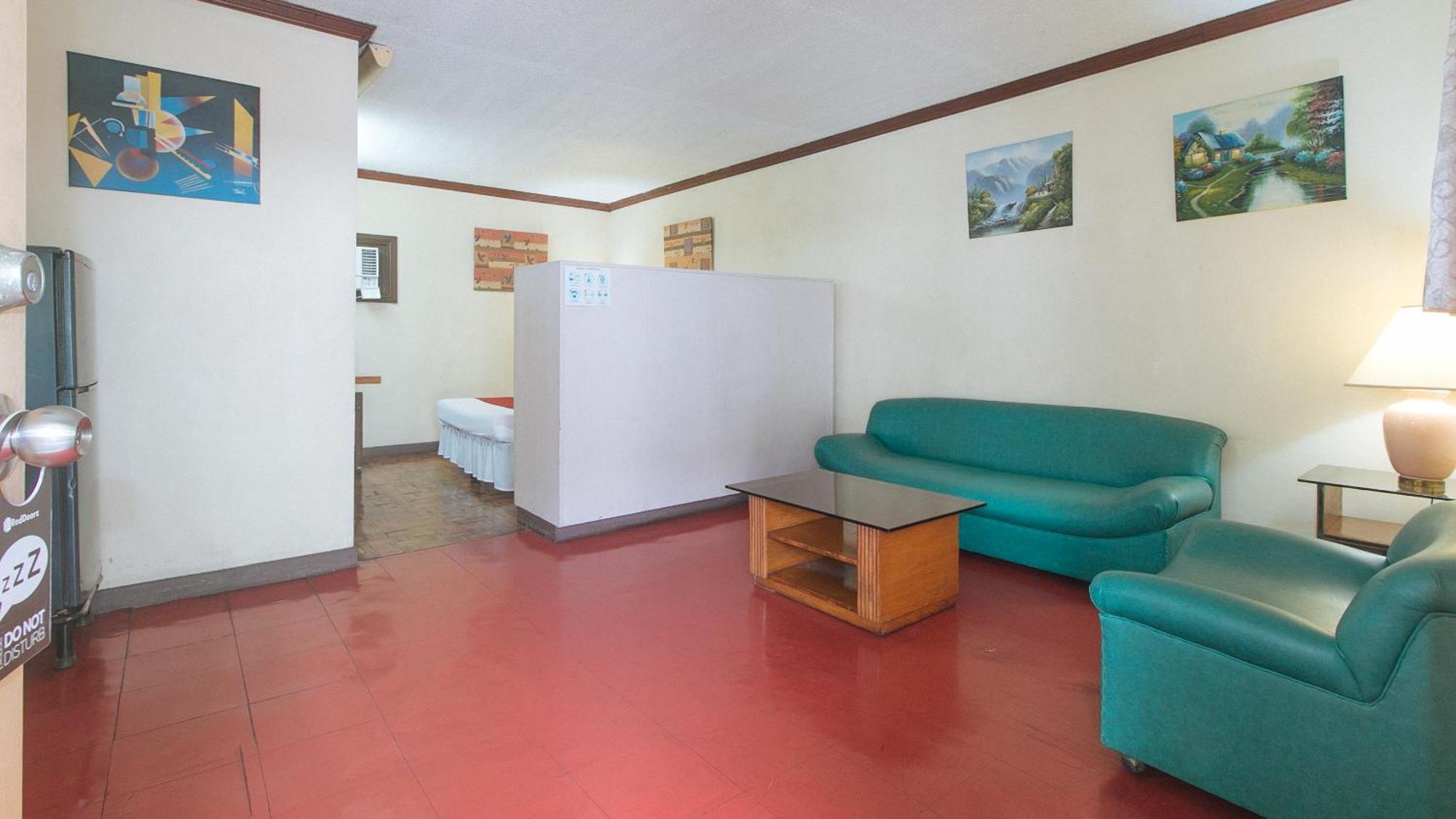 Reddoorz At Broadway Court Apartelle Quezon City Exterior photo