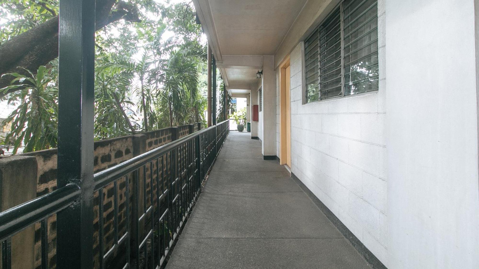 Reddoorz At Broadway Court Apartelle Quezon City Exterior photo