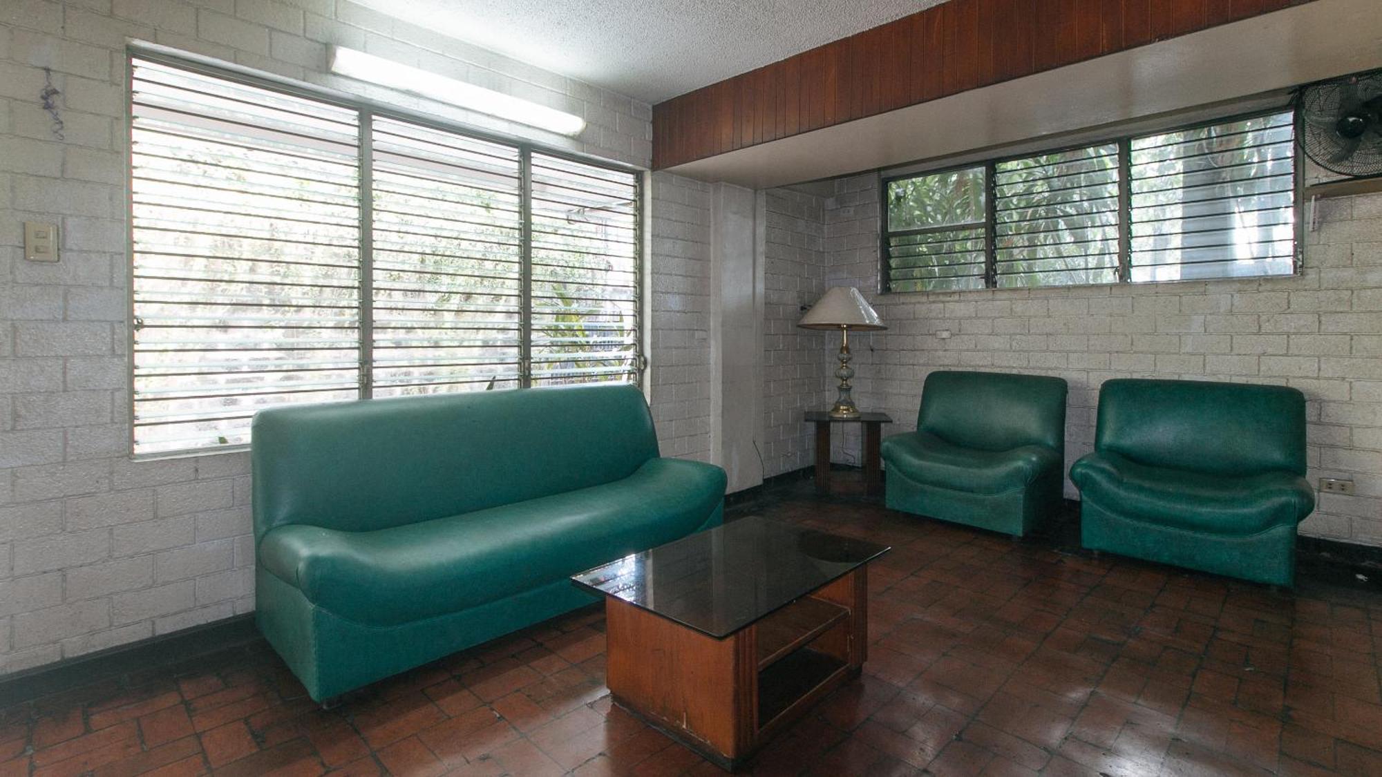 Reddoorz At Broadway Court Apartelle Quezon City Exterior photo