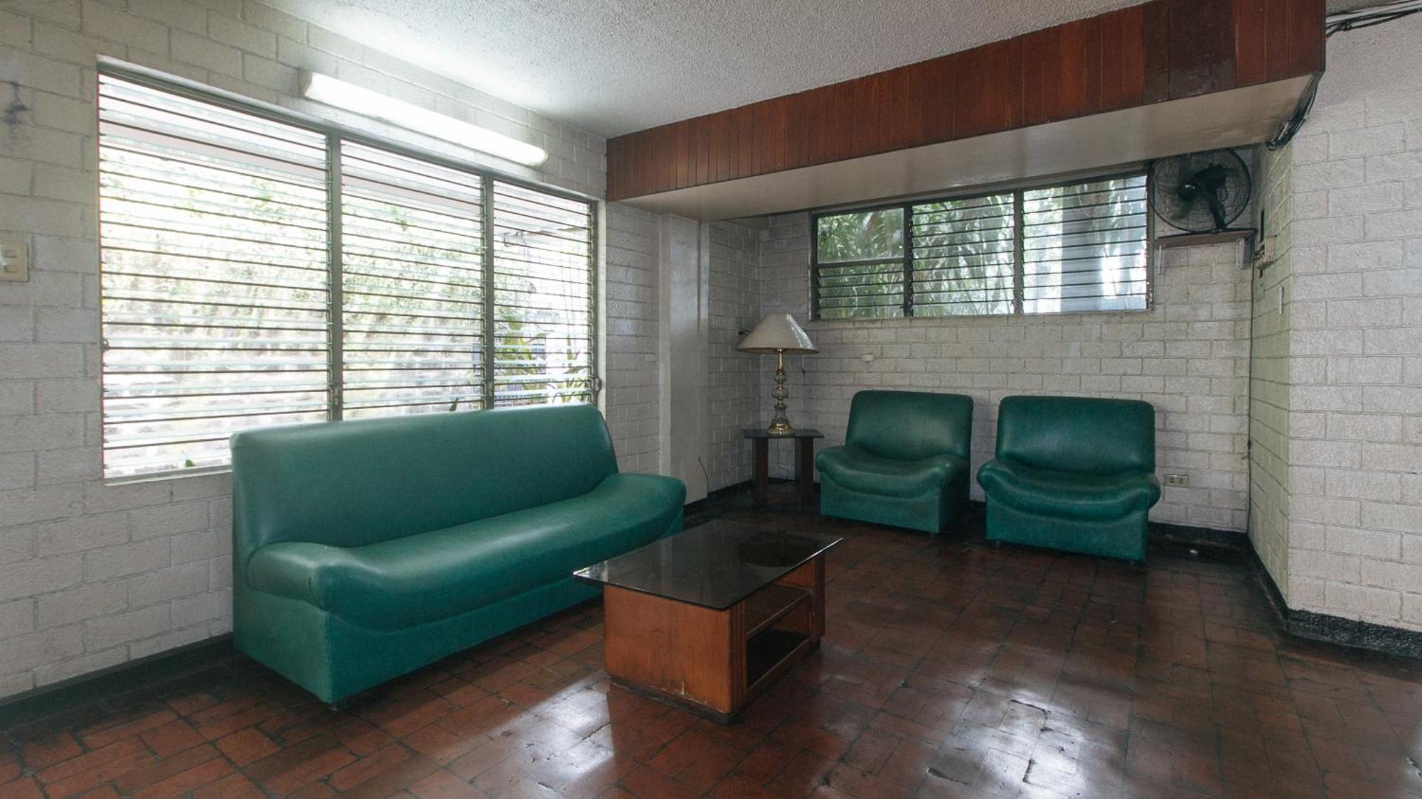 Reddoorz At Broadway Court Apartelle Quezon City Exterior photo