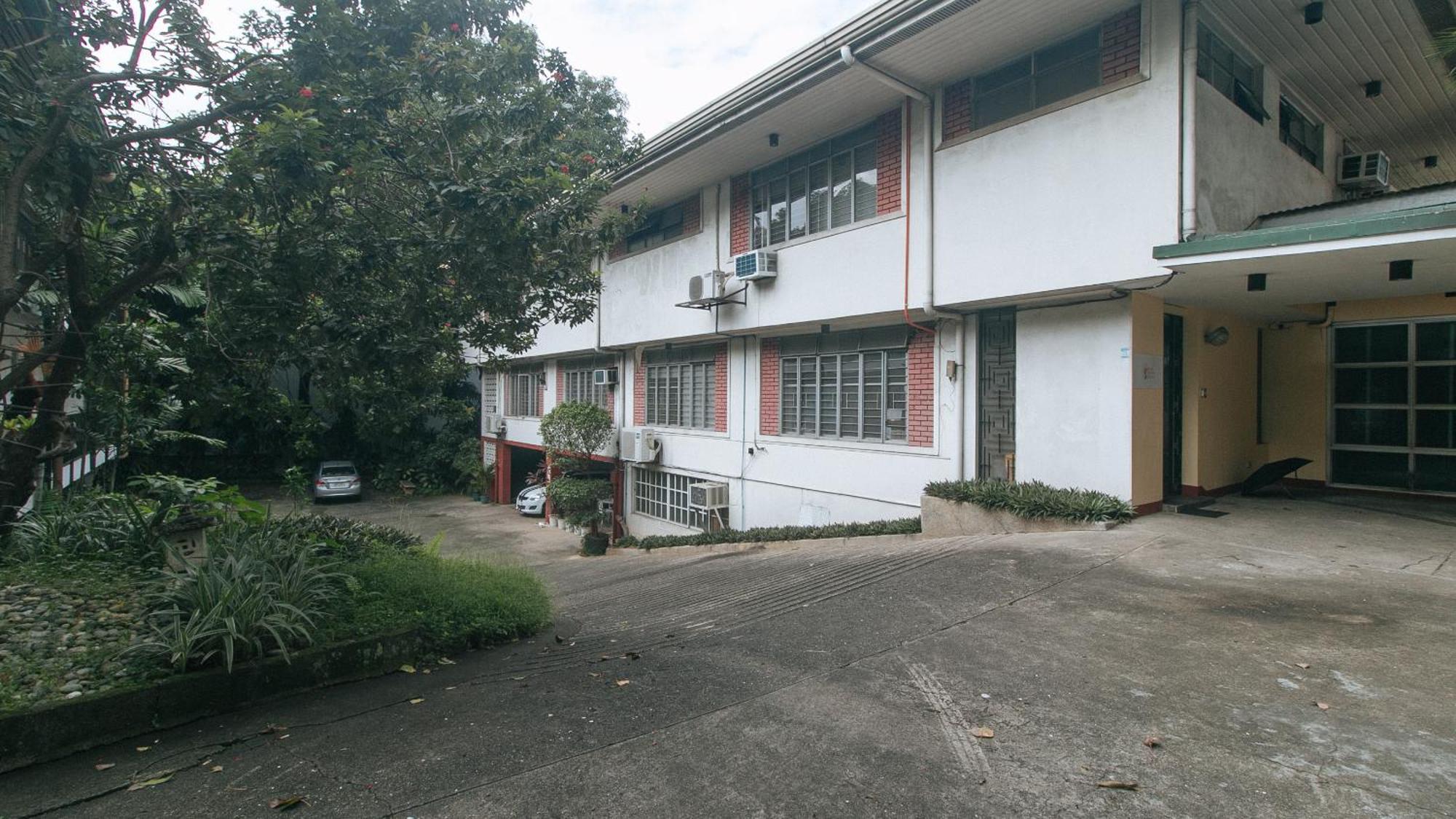 Reddoorz At Broadway Court Apartelle Quezon City Exterior photo