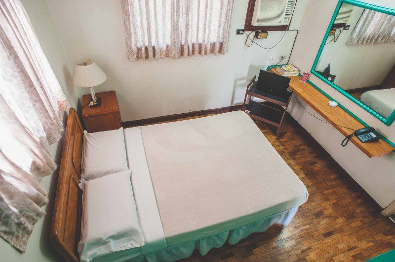 Reddoorz At Broadway Court Apartelle Quezon City Exterior photo