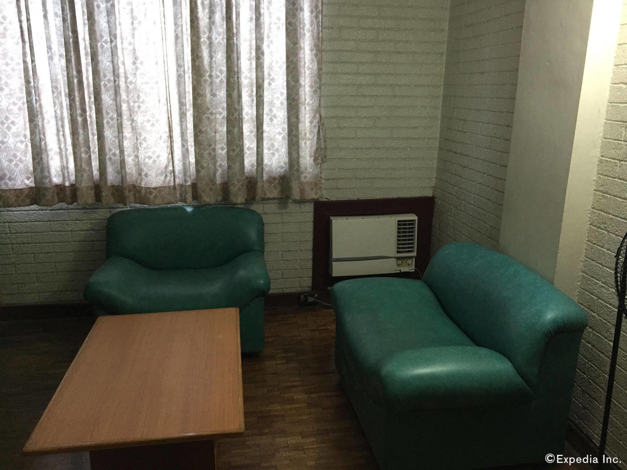 Reddoorz At Broadway Court Apartelle Quezon City Exterior photo