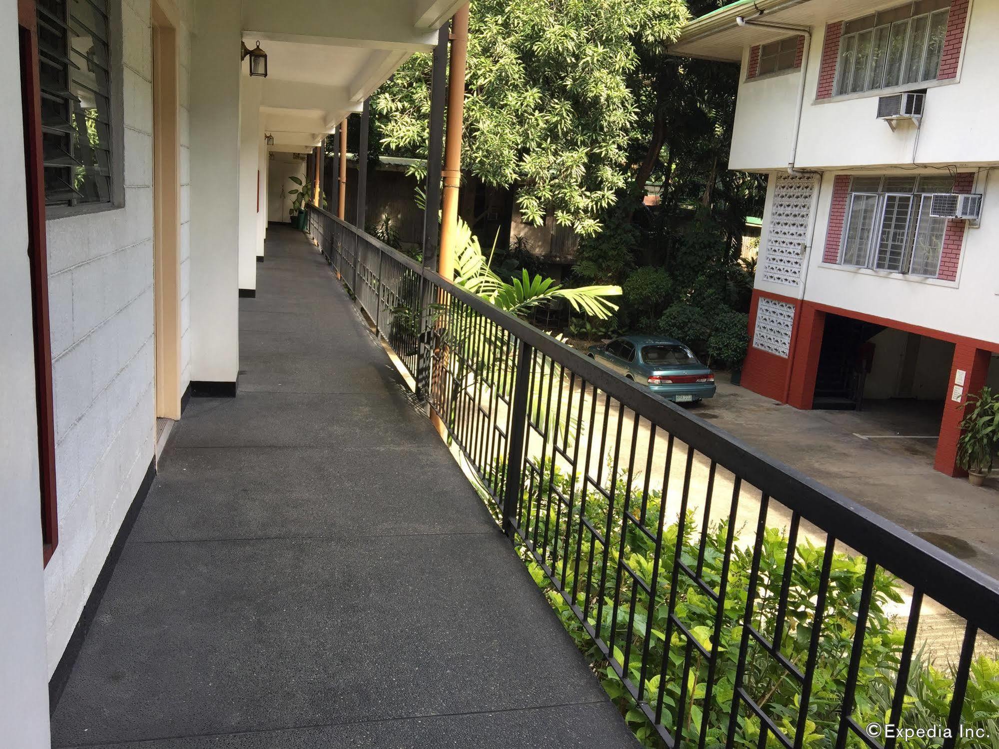 Reddoorz At Broadway Court Apartelle Quezon City Exterior photo